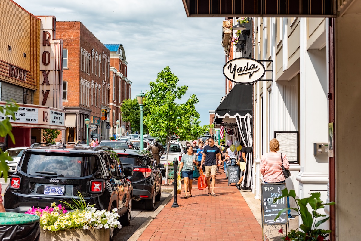 Where to Eat, Stay, and Play in Clarksville, Tennessee