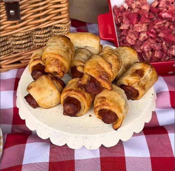 Lil’ Smokies in a Blanket (Tennessee Volunteers)