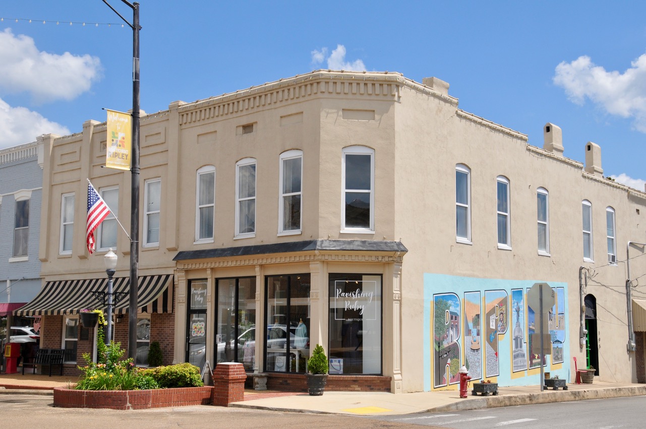 A Small Town Where Every Wall Tells a Story